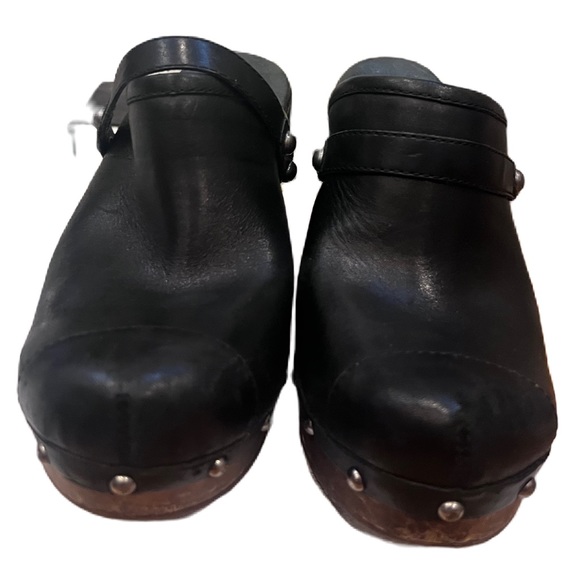 Ugg Clogs Leather Wooden Heels Jolene Stud Size 9 Shearling Sliver - Picture 2 of 13